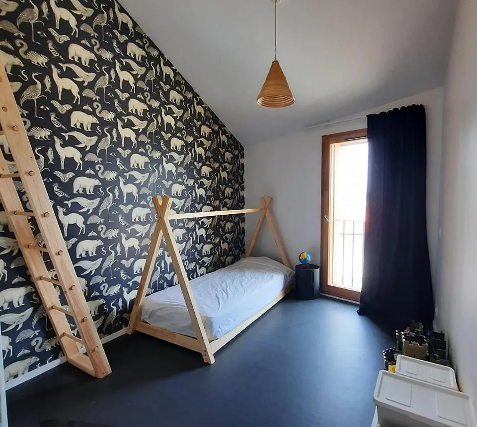 Elegante Villa Neuve D'Architecte Dallet France